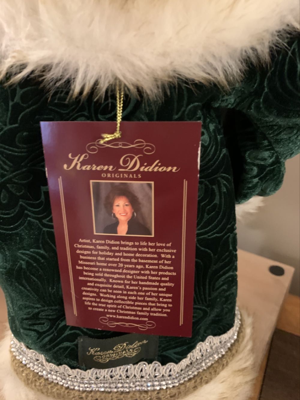 Lighted Woodland Emerald Santa  ornament collectible - Main Image 2