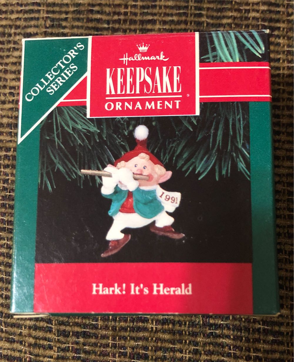 Hark! Its Herald  ornament collectible - Main Image 3