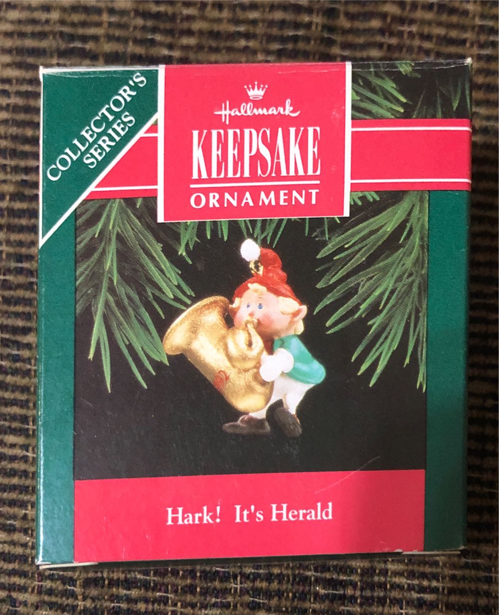Hark! Its Herald  ornament collectible - Main Image 4
