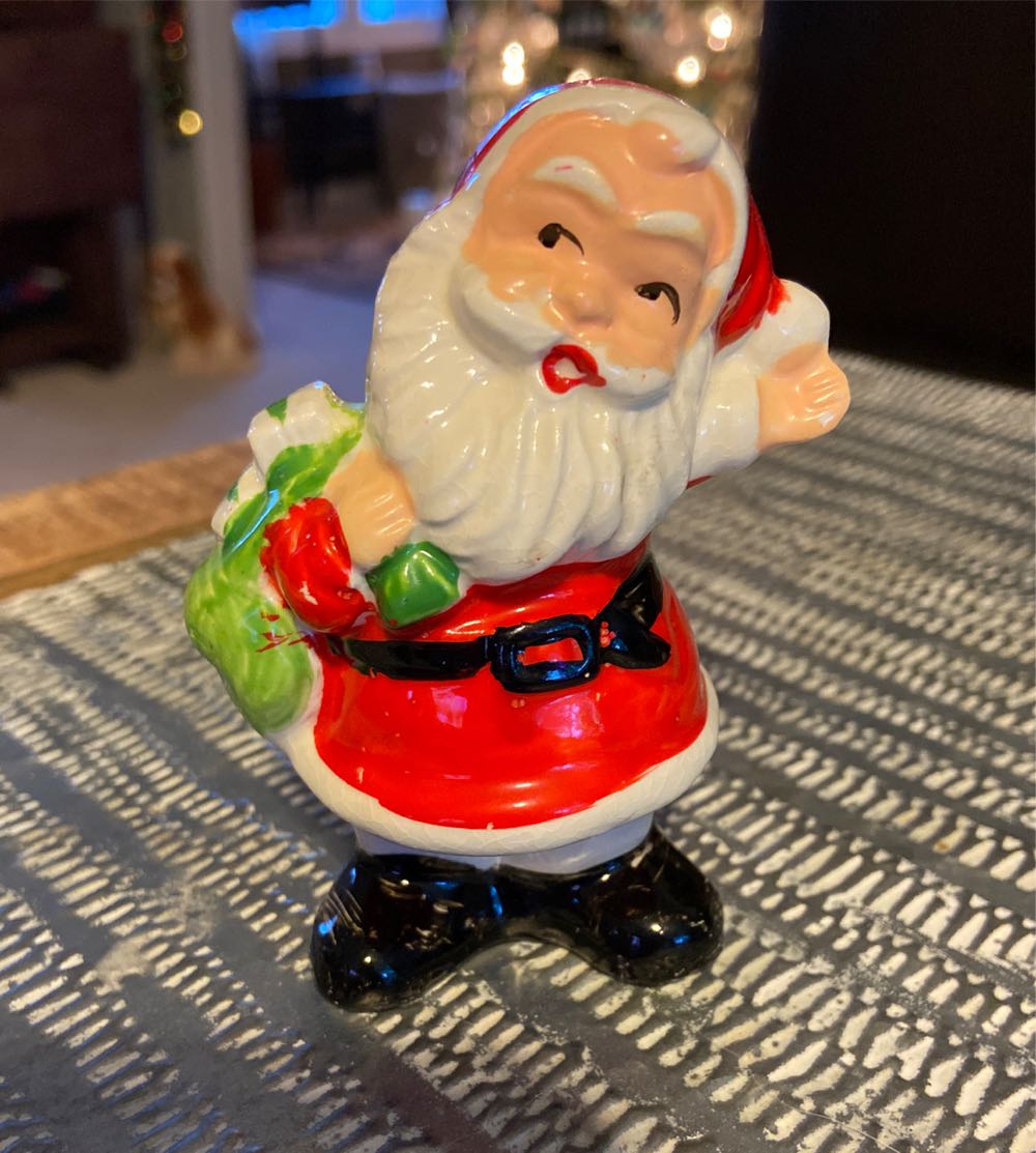 Christmas. Salt & Pepper. Mr & Mrs Claus.  ornament collectible - Main Image 2