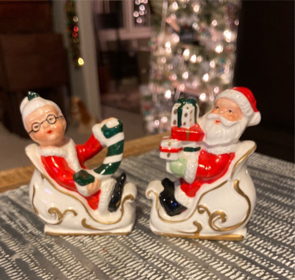 Holiday Hooray 2000 Gem