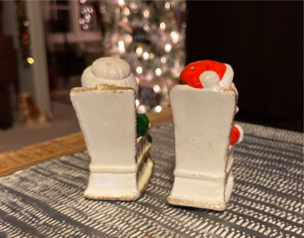 Christmas. Salt & Pepper. Mr & Mrs Claus.  ornament collectible - Main Image 3