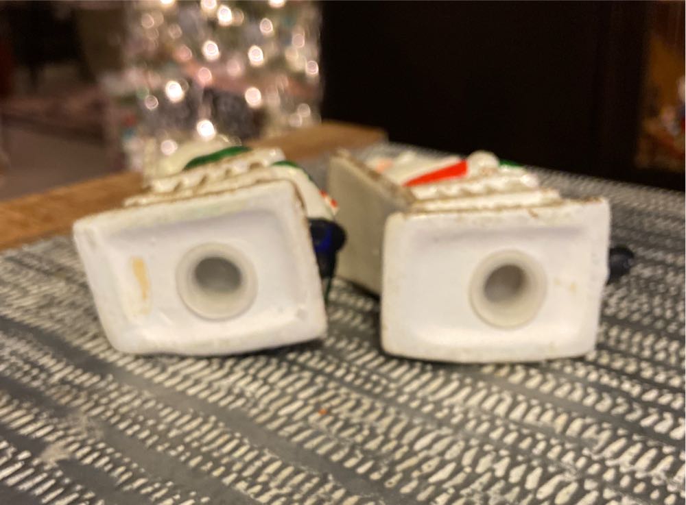 Christmas. Salt & Pepper. Mr & Mrs Claus.  ornament collectible - Main Image 4
