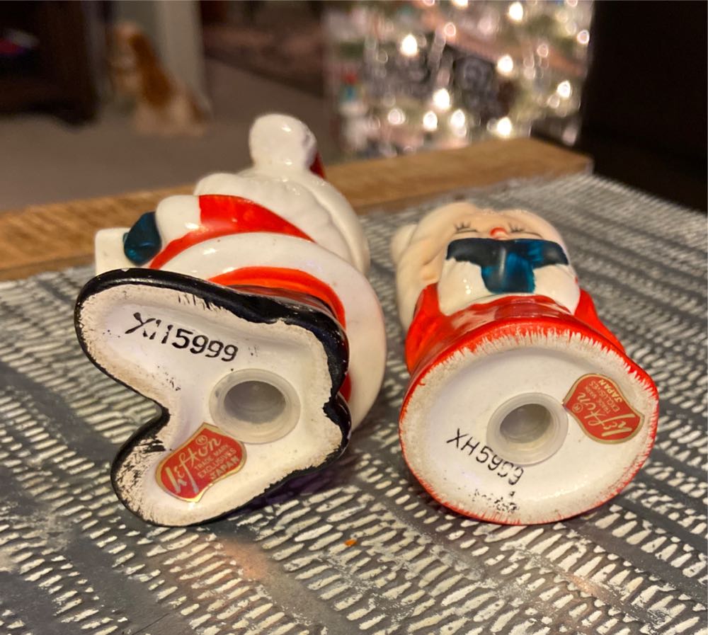 Christmas. Salt & Pepper. Mr & Mrs Claus.  ornament collectible - Main Image 4