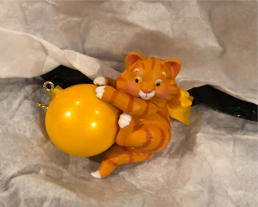 Dept 56 Peanuts On Ice Linus Snoopy Charlie Brown & Lucy ...