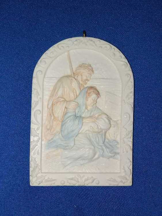 He Is Born  (Joseph, Mary & Baby Jesus) ornament collectible [Barcode 015012030068] - Main Image 3