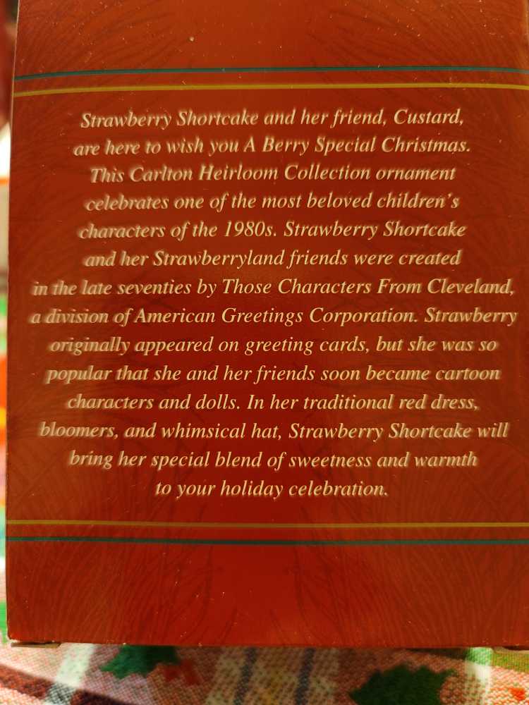 A Berry Special Christmas  - Strawberry Shortcake ornament collectible [Barcode 018100722906] - Main Image 2