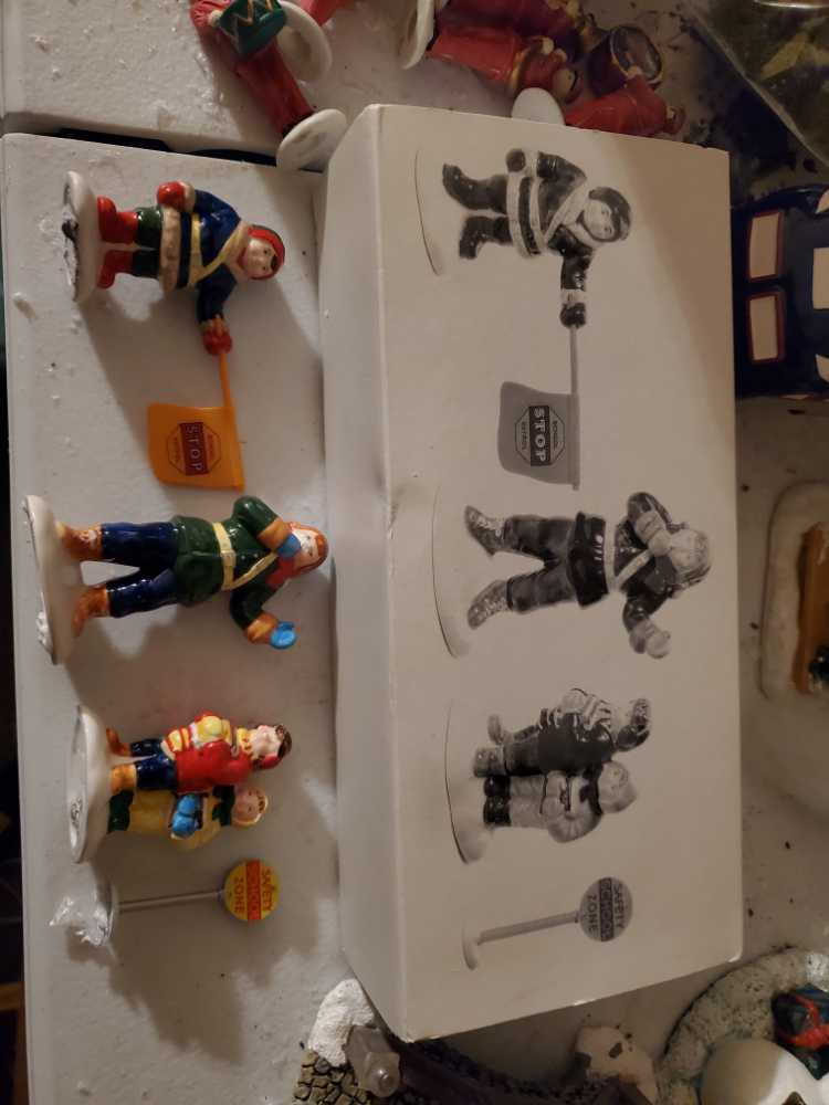 GNOMES - Grey And Red Bell