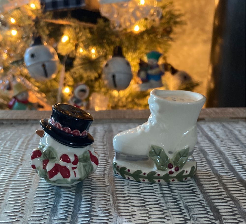 Christmas. Salt & Pepper. Snowman.  ornament collectible - Main Image 2