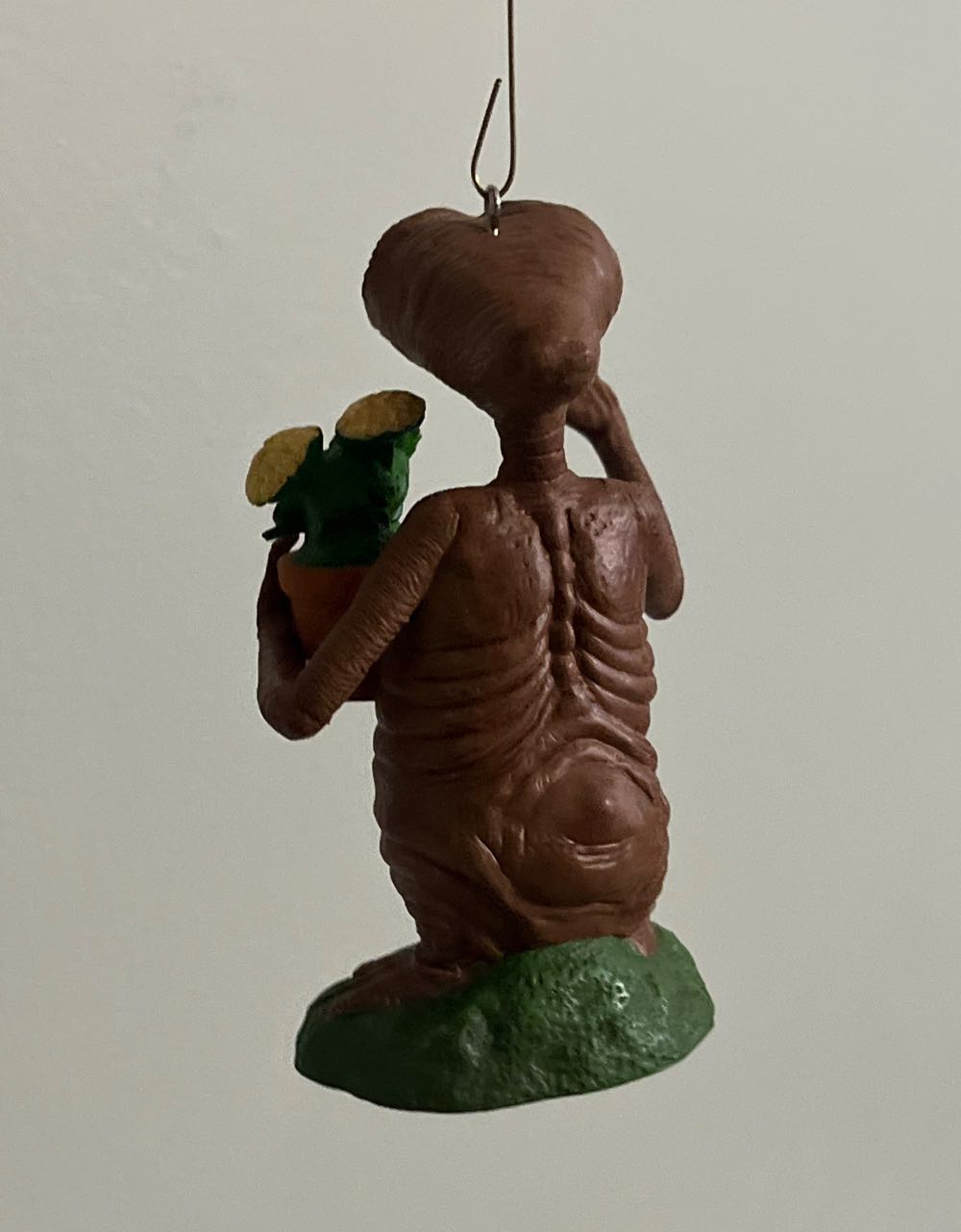E.T. The Extra Terrestrial* - E.T. The Extra-Terrestrial (E.T. The Extra-Terrestrial) ornament collectible [Barcode 795902292355] - Main Image 4