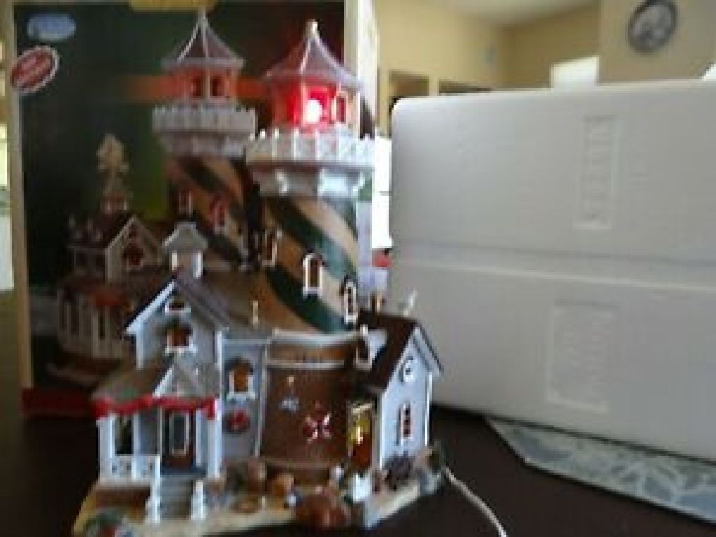 55206 Schooner Point Lighthouse - Lemax Lighted Building (Christmas) ornament collectible [Barcode 728162552068] - Main Image 2