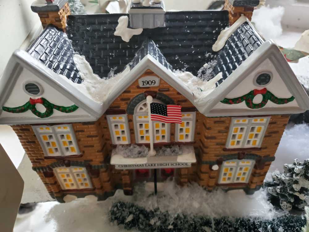 Christmas Lake High School - Original Snow Village - Building (The Original Snow Village) ornament collectible [Barcode 734409075412] - Main Image 2
