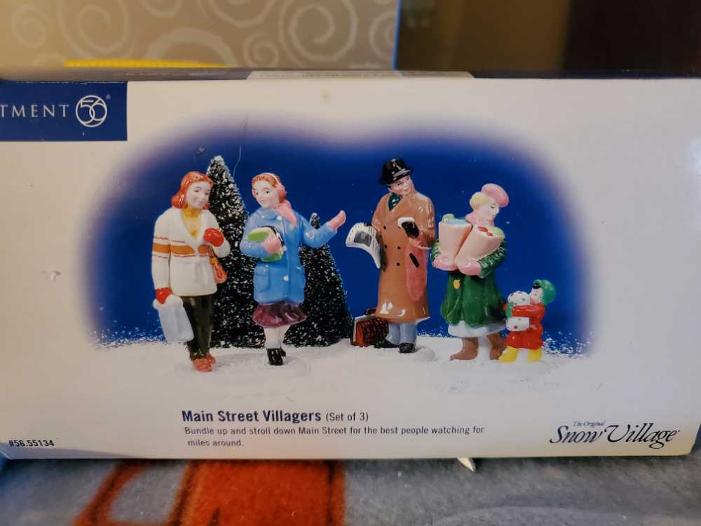 Department 56 Snow Village Main Street Villagers  ornament collectible [Barcode 734409193581] - Main Image 2