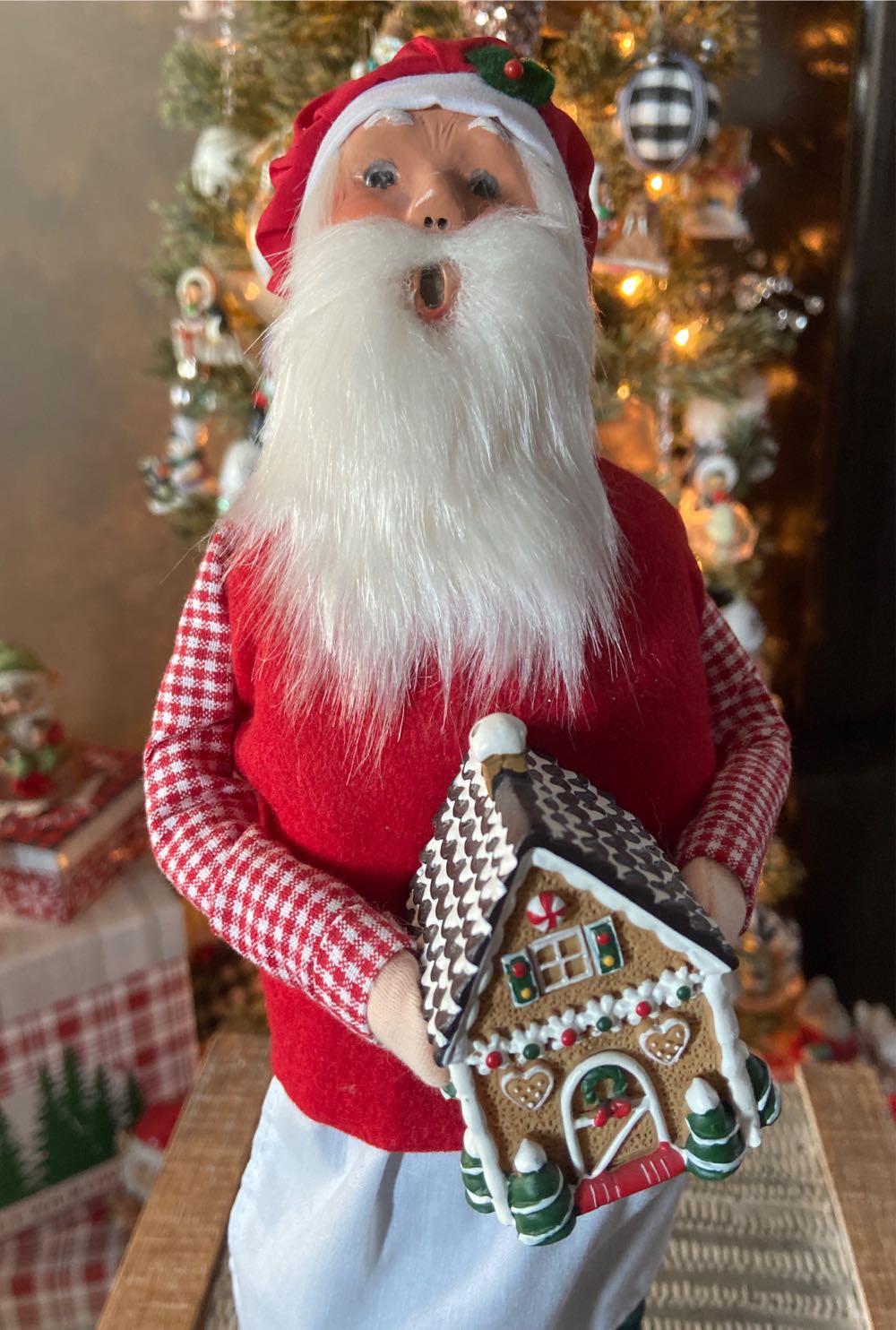 Byers Choice Ltd. Woman With Gingerbread House. 2013  ornament collectible - Main Image 2