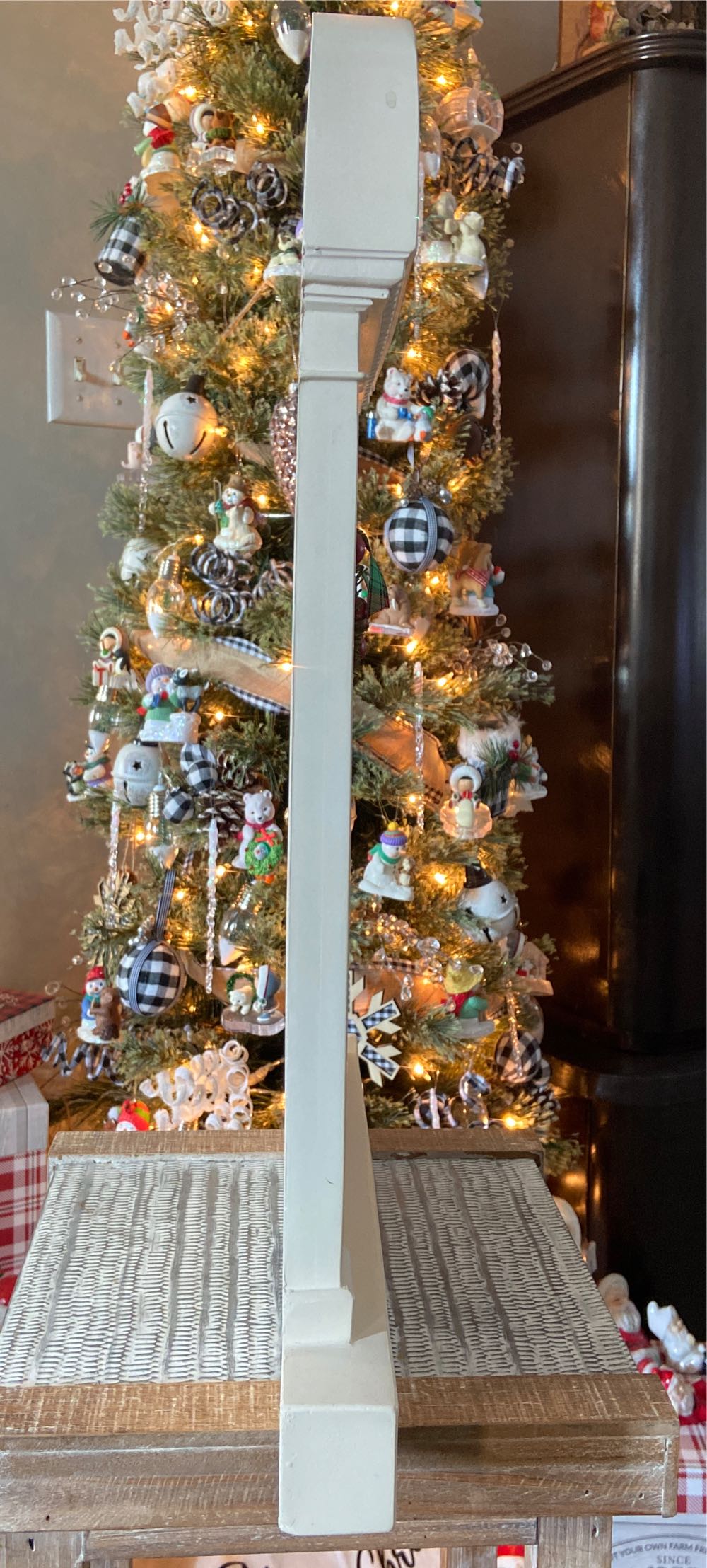 Byers Choice Ltd. Door. 1992.   ornament collectible - Main Image 3