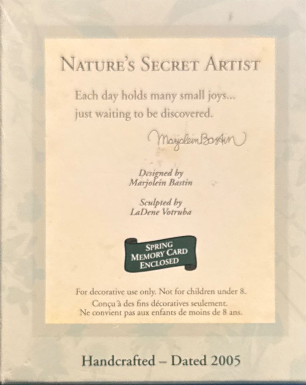 Nature’s Sketchbook- Nature’s Secret Artist - Natures Sketchbook (Marjolein Bastin) ornament collectible [Barcode 015012859225] - Main Image 2