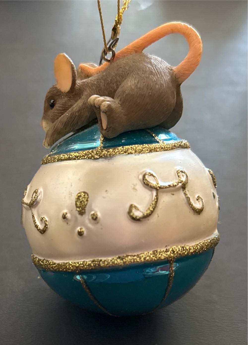 Charming Tails Holdin’ On - Charming Tails ornament collectible [Barcode 742414240268] - Main Image 4