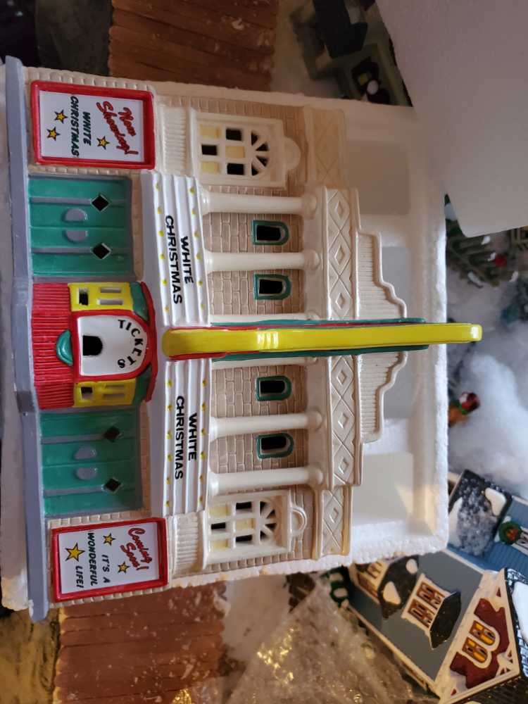 Frozen Princess Anna Disney Hallmark Christmas Ornament Figurine