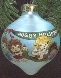 Hugga Bunch  ornament collectible - Main Image 3