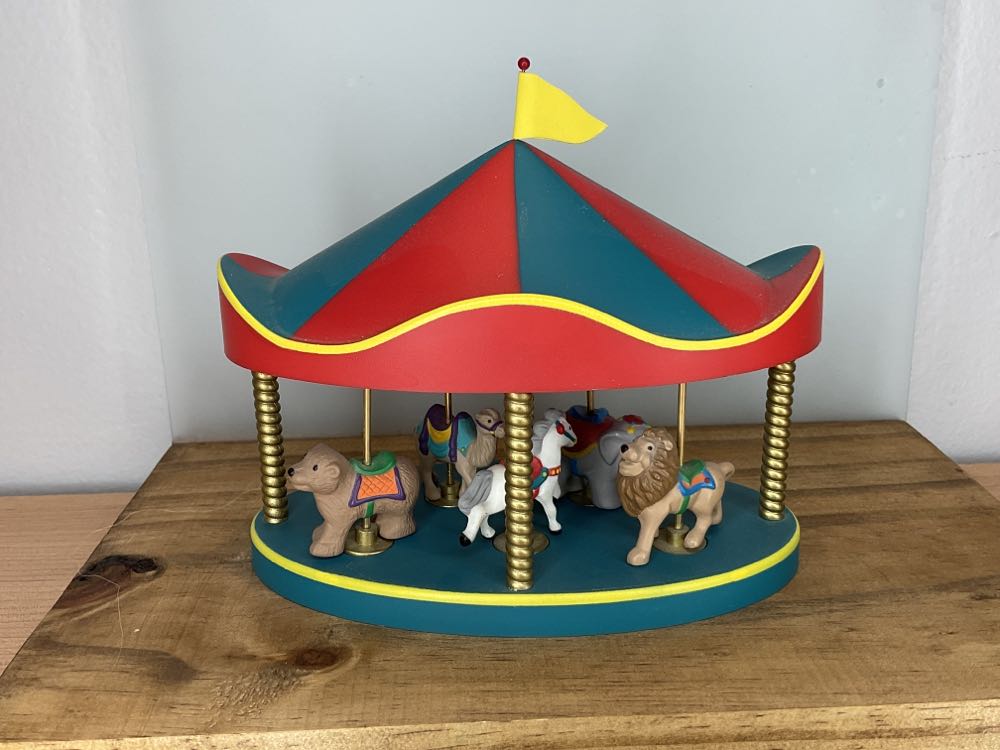 Carousel Gift Set - Merry Minatures (Carousel) ornament collectible - Main Image 2