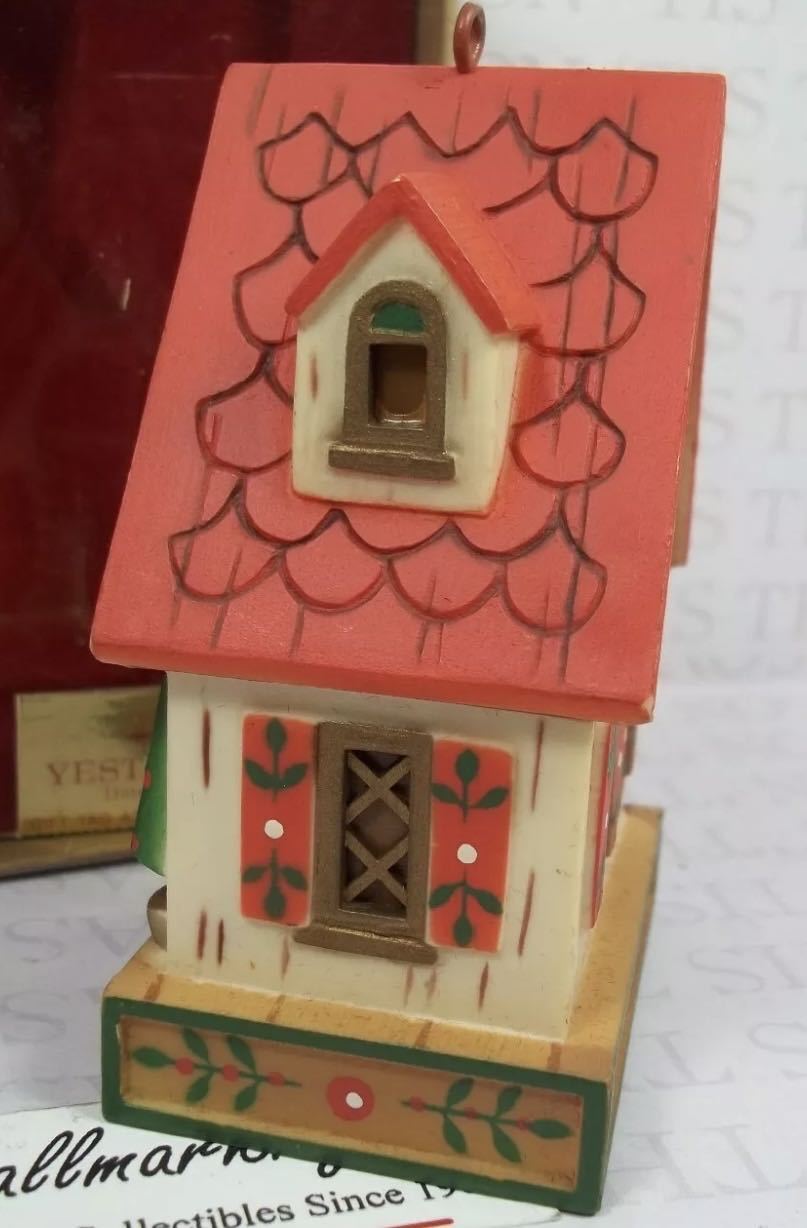 Yesteryears - Tree-trimmer Collection ornament collectible - Main Image 3