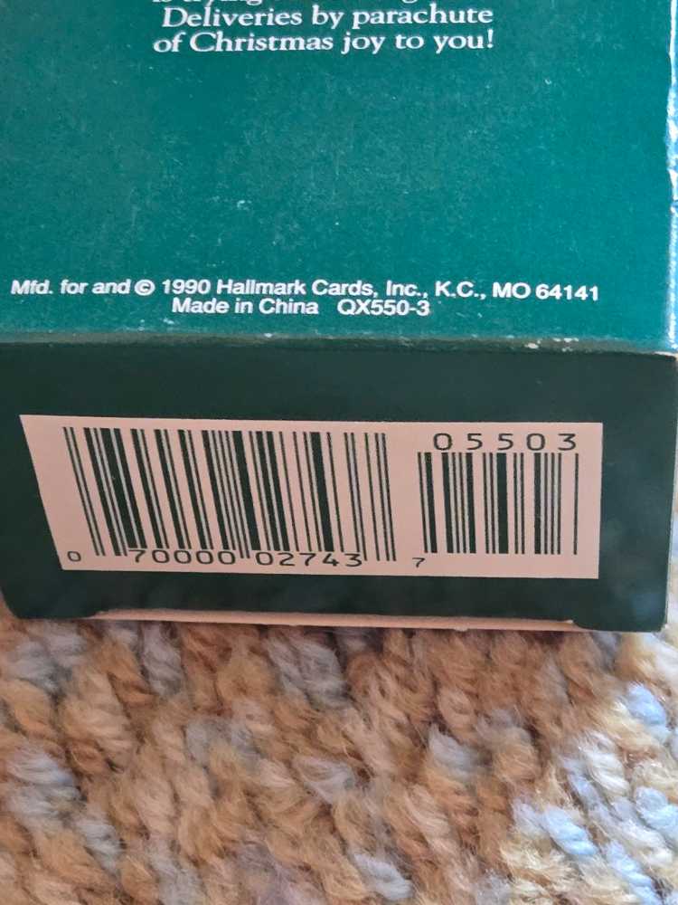 Joy Is In The Air - Santa (Parachute) ornament collectible [Barcode 070000027437] - Main Image 4