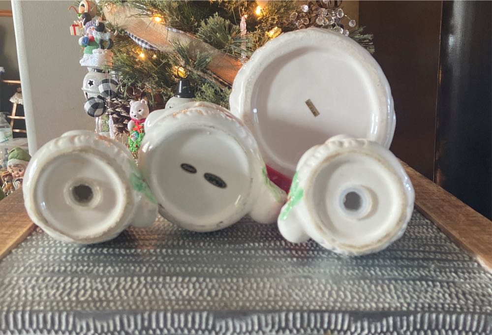 Christmas. Kitchen. Josef Originals. Pitcher. Creamer. Salt & Pepper.   ornament collectible - Main Image 3