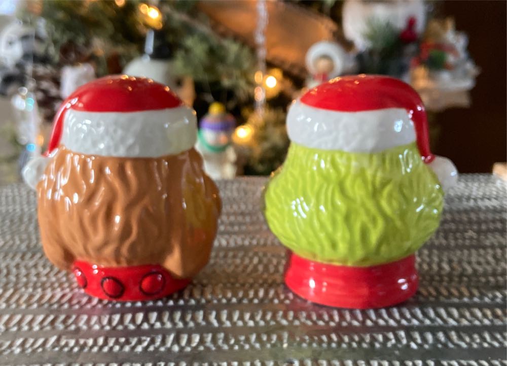 Christmas. Salt & Pepper. Grinch.  ornament collectible - Main Image 2