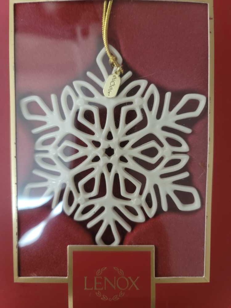 Snow Fantasies Snowflake 2021 - Snow Fantasies Snowflakes ornament collectible [Barcode 194372012423] - Main Image 2
