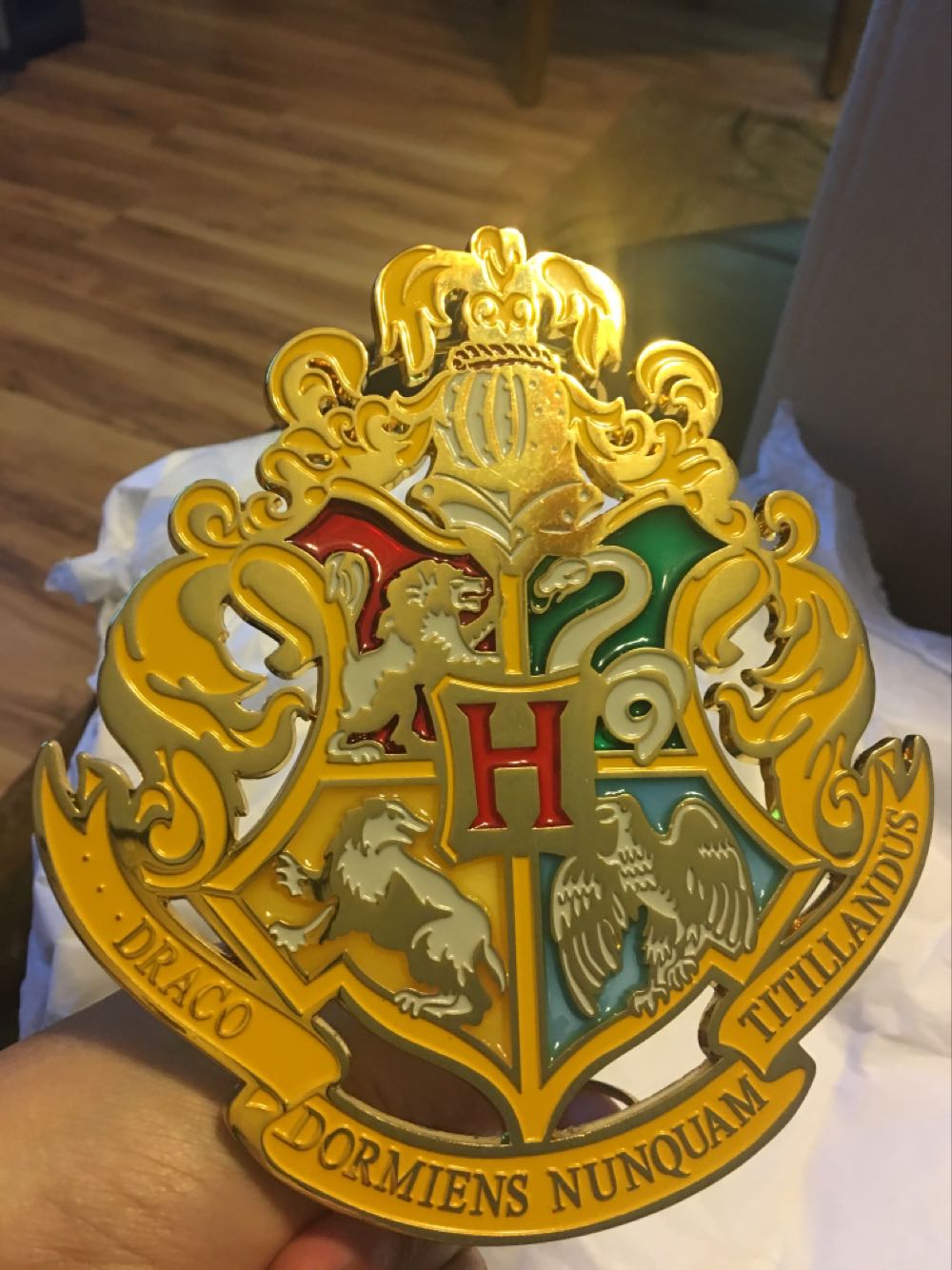 Hogwarts Crest Tree Topper  ornament collectible - Main Image 1