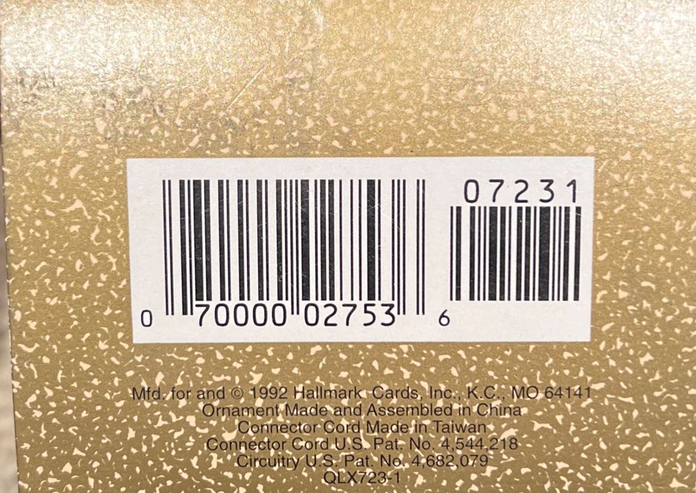 Lighting The Way - Hallmark Keepsake (MAGIC: Flickering Light) ornament collectible [Barcode 070000027536] - Main Image 3