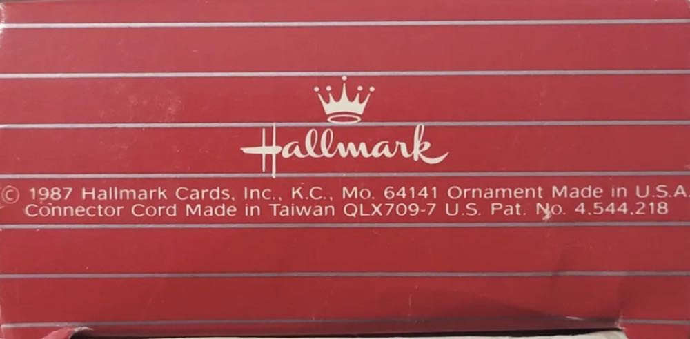 Lacy Brass Snowflake - Hallmark Keepsake (MAGIC: Light) ornament collectible - Main Image 3