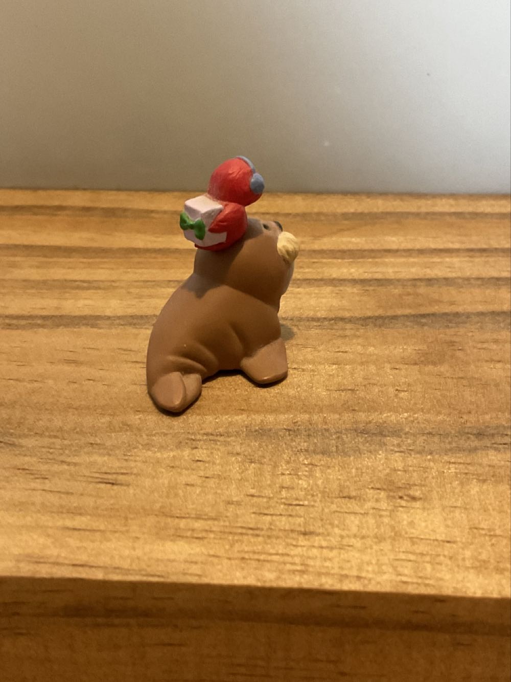 Walrus with red bird  (Christmas) ornament collectible - Main Image 2