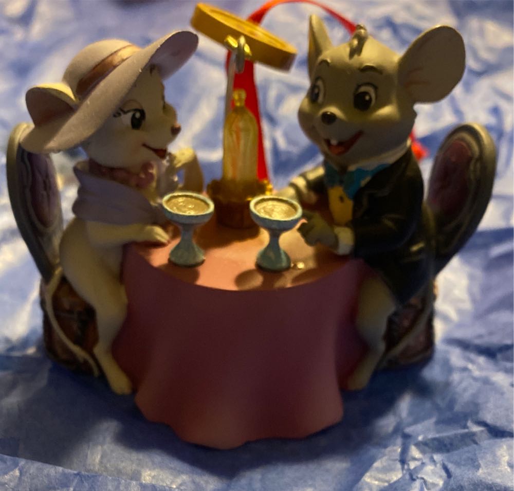 Hallmark ”joy” Caroling Cottage 3rd Of 4