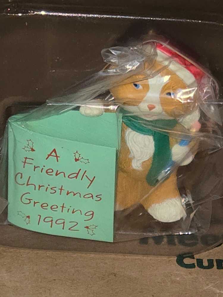 Friendly Greetings  (Cat) ornament collectible [Barcode 070000027437] - Main Image 4