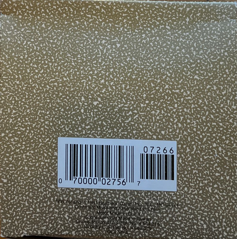 Ski Trip - Magic Plug-in (Skiing) ornament collectible [Barcode 070000027567] - Main Image 3