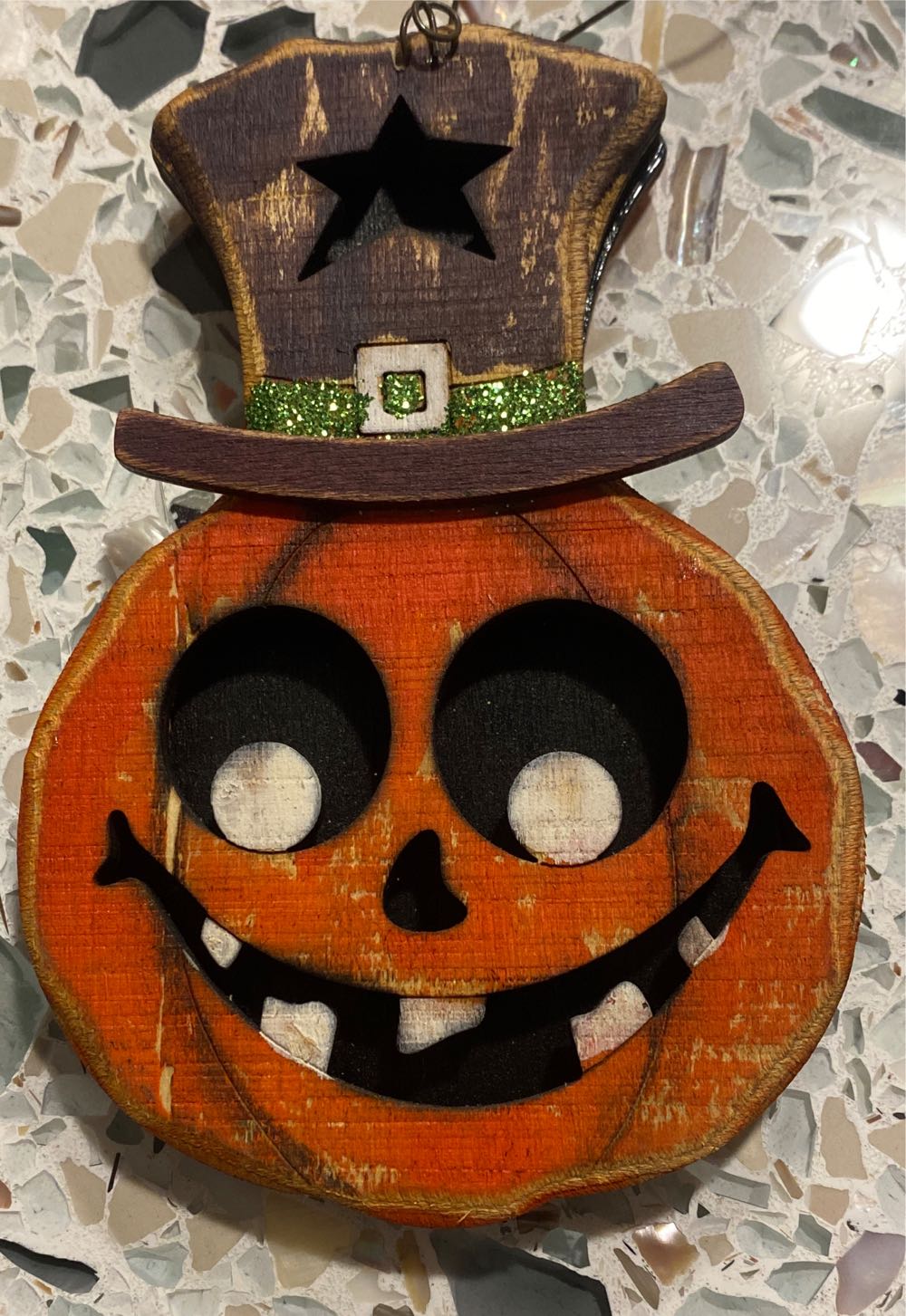 Pilgrim mouse praying