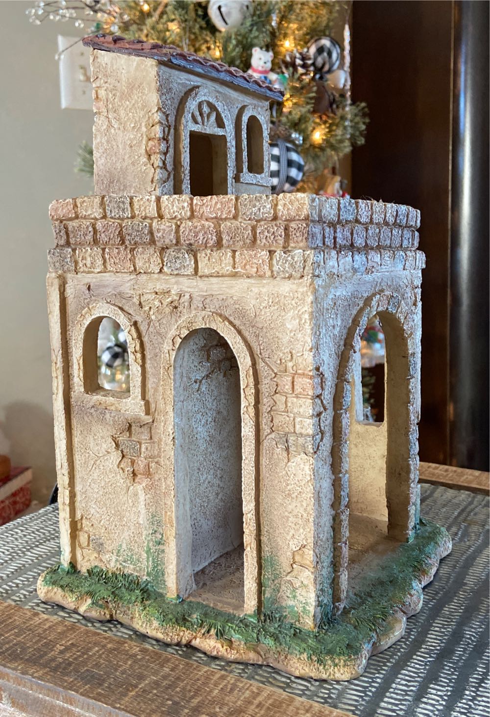 Fontanini. Bethlehem Inn. LED.  ornament collectible - Main Image 2