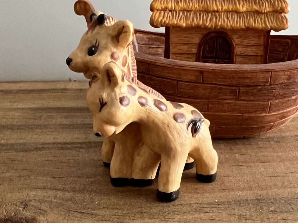 Giraffe  (Everyday) ornament collectible - Main Image 2
