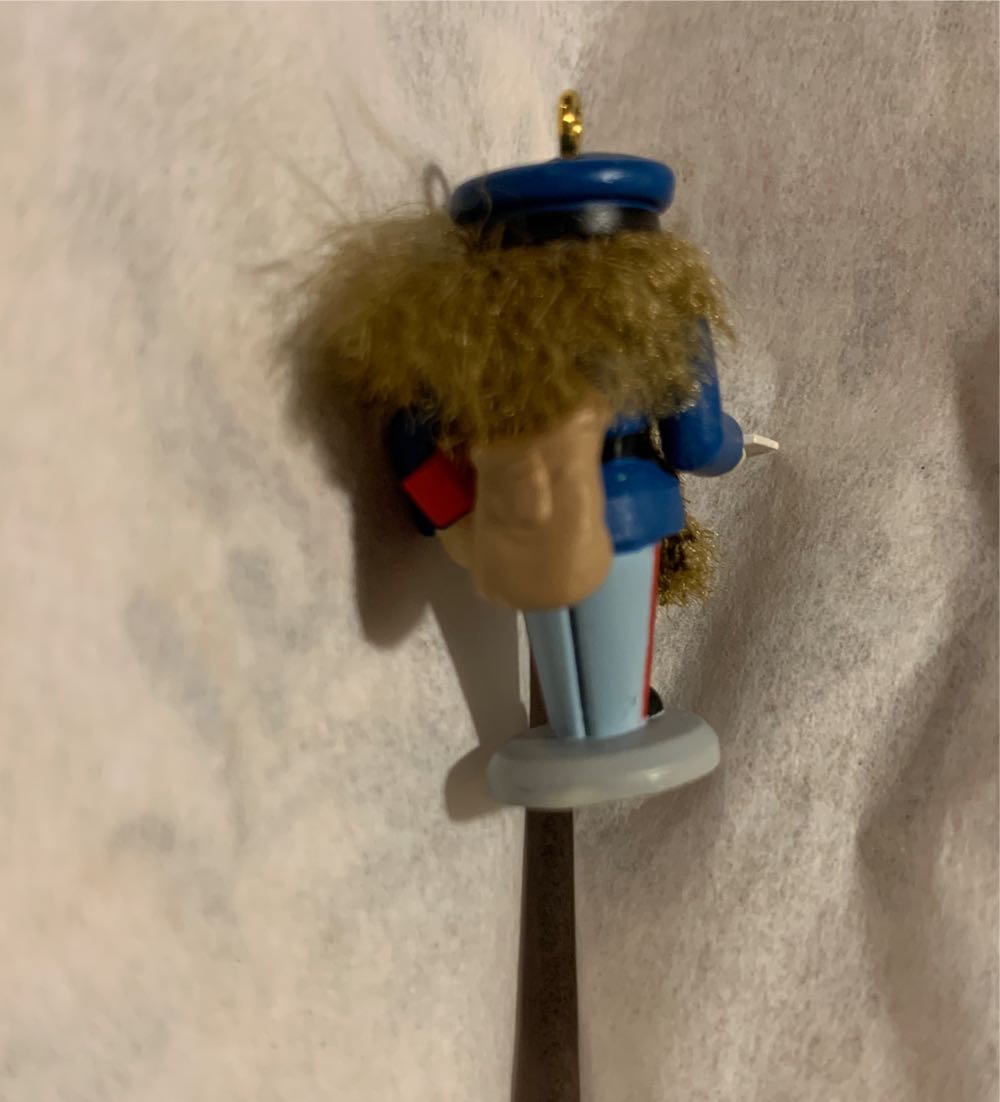 Nutcracker Guild Miniature 1995 #2 - Nutcracker Guild Miniature ornament collectible - Main Image 4