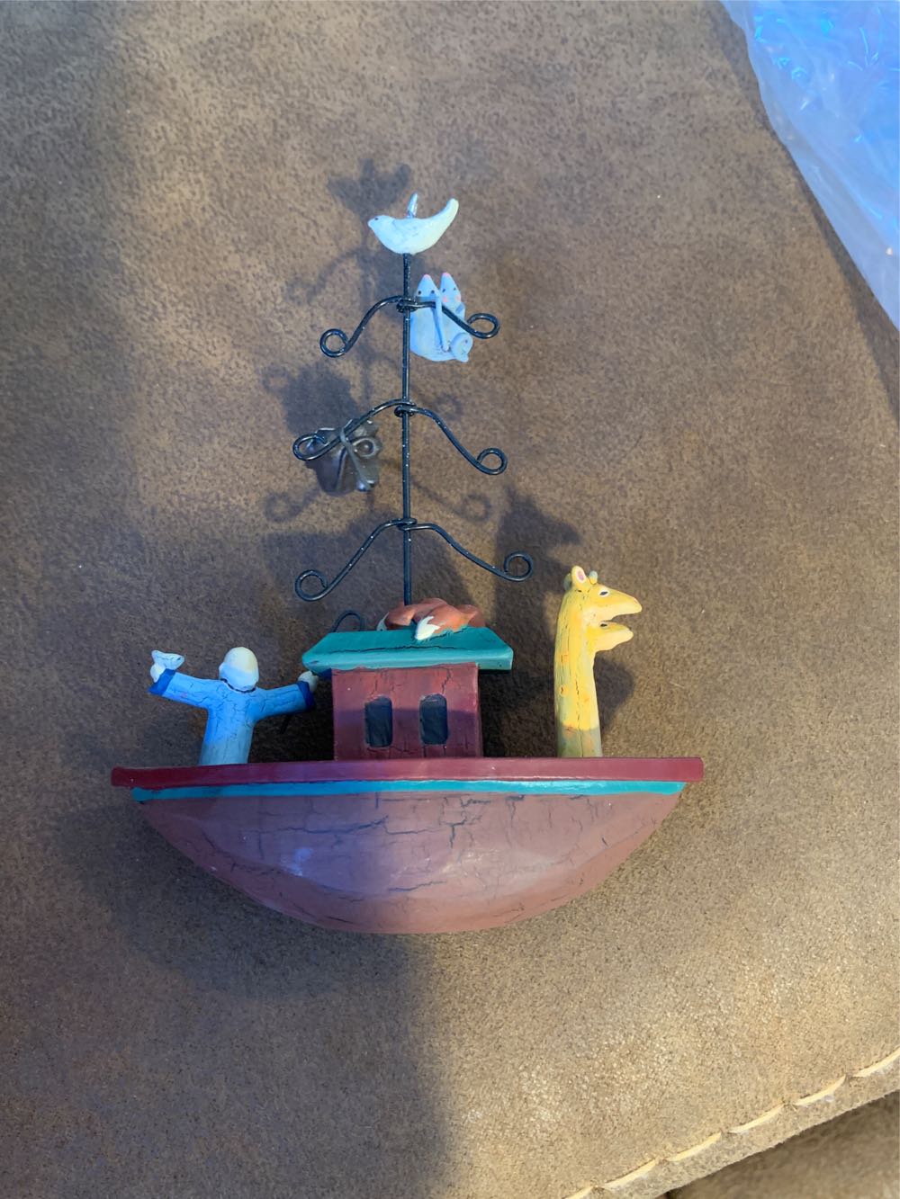 Hallmark Noah’s Ark  ornament collectible [Barcode 03876787] - Main Image 4