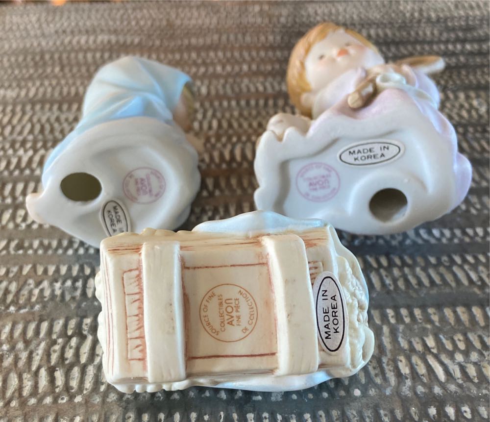 Christmas Nativity. Heavenly Blessings Nativity Collection. The Holy Family.  - Heavenly Blessings Nativity Collection (Avon: The Holy Family) ornament collectible - Main Image 4