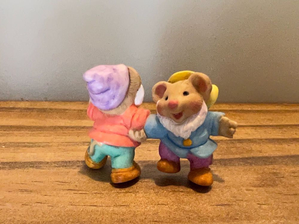 Snow White And Seven Dwarfs  (Everyday) ornament collectible - Main Image 2