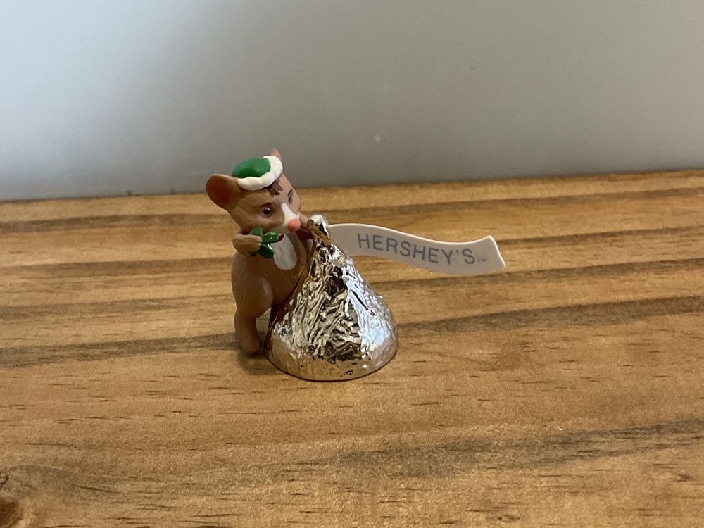 Hershey’s - 2-piece Set - Mouse With Mistletoe  (Christmas) ornament collectible - Main Image 2
