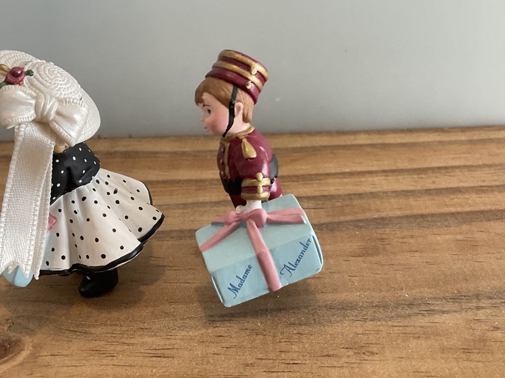 Madame Alexander Alex the bellhop - Madame Alexander (Everyday) ornament collectible - Main Image 2