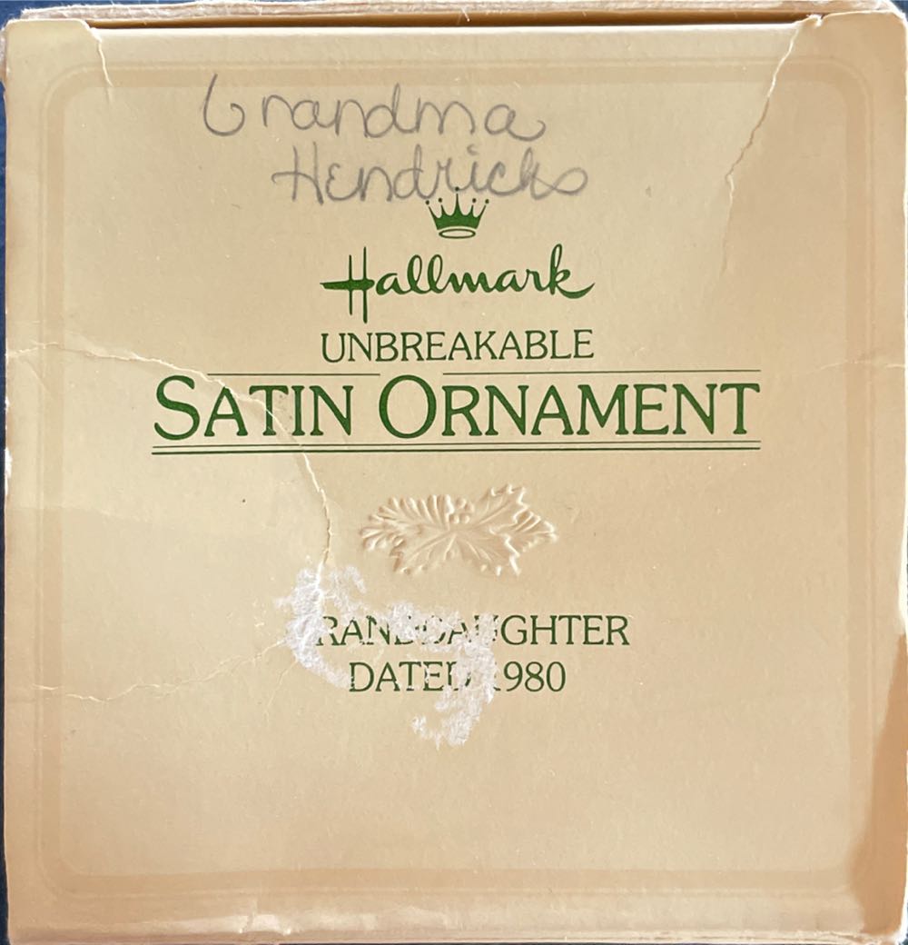 Granddaughter - Tree-trimmer Collection (Satin Ball) ornament collectible - Main Image 4