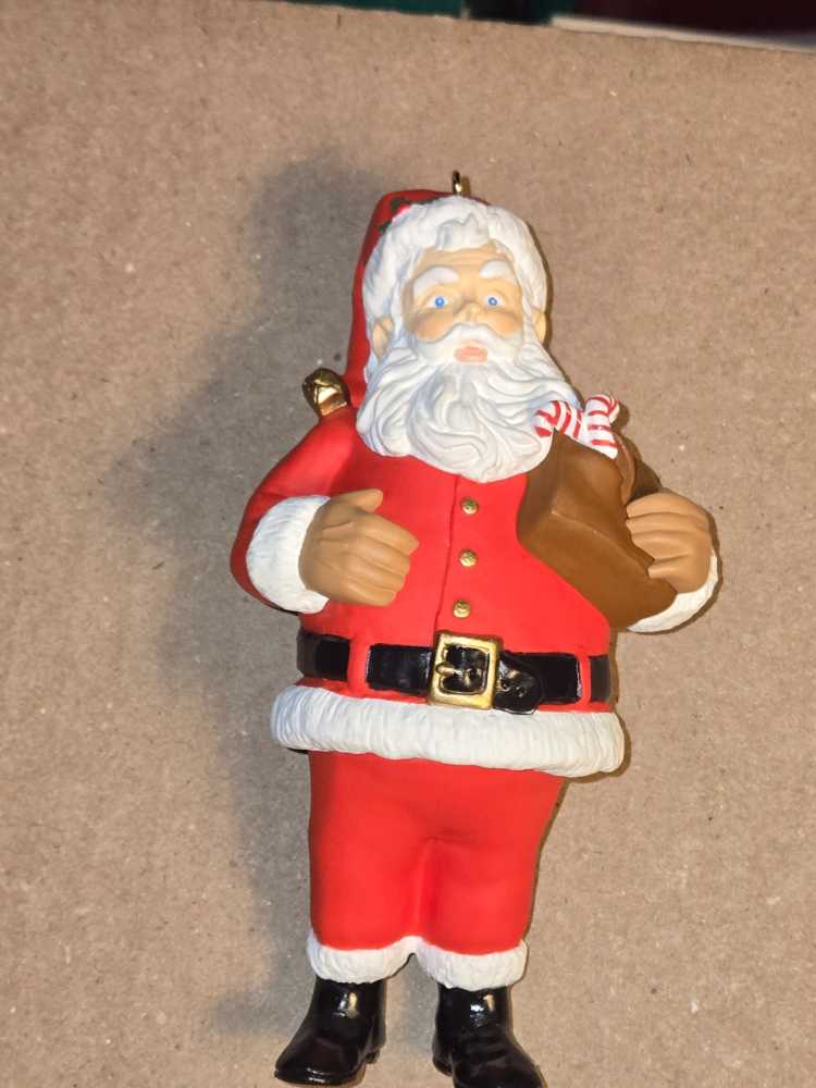 Santa - KOC  Club Exclusive (Santa) ornament collectible - Main Image 4