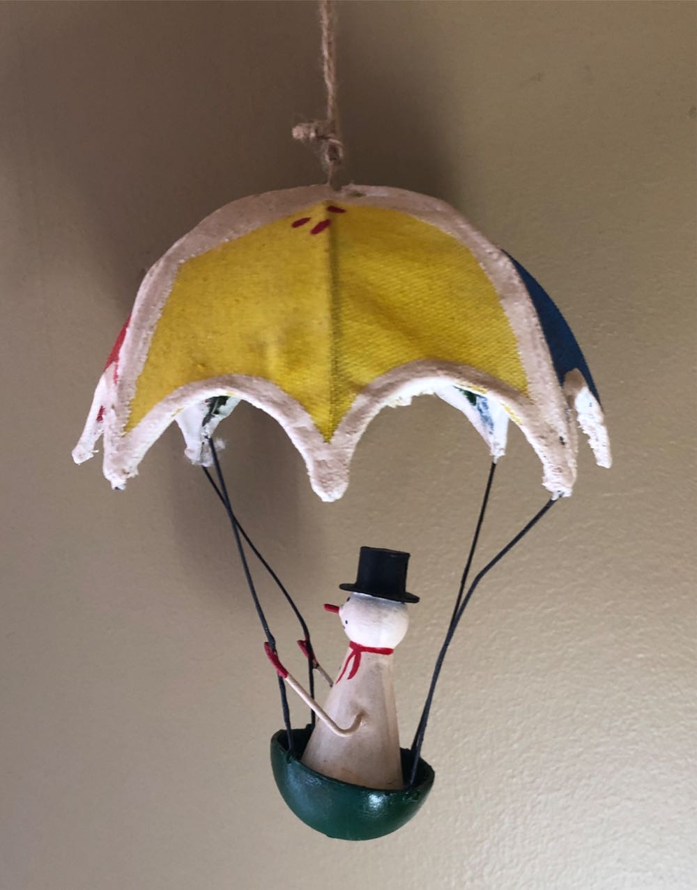 Parachute Snowman  ornament collectible - Main Image 3