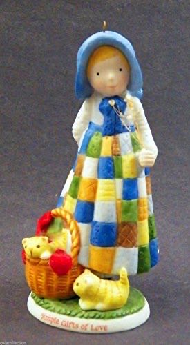 Simple Gifts Of Love - Holly Hobbie ornament collectible [Barcode 661526032779] - Main Image 1