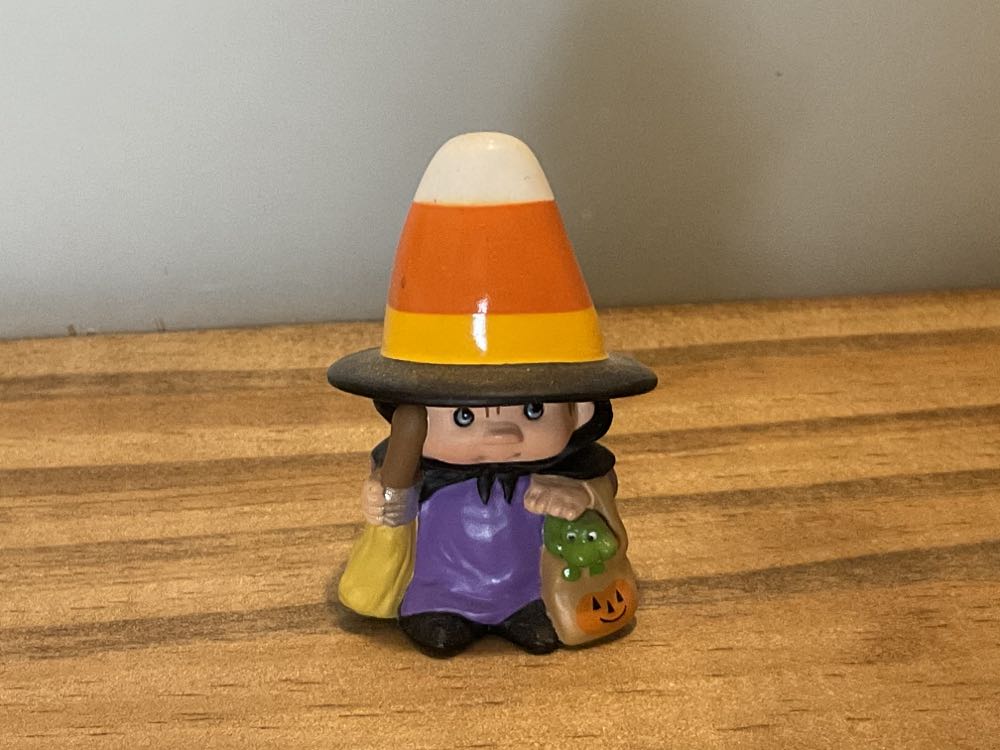 Miniature - Putting On The Glitz